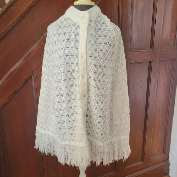 Vintage Crochet Poncho Shawl Cape Crème Womens One Size Fringe English Village - Picture 1 of 6